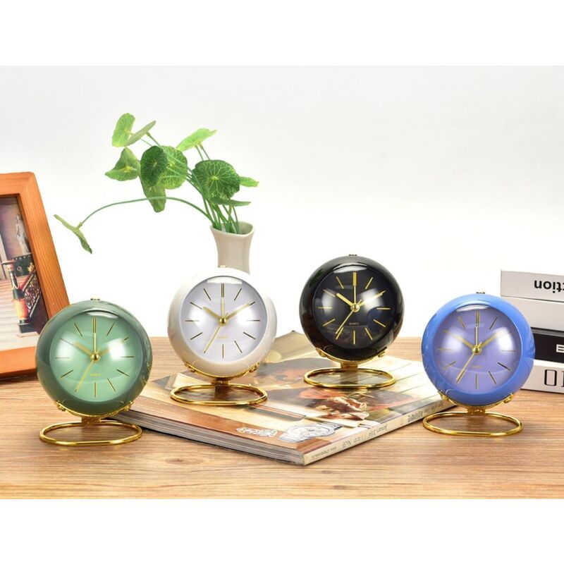 Retro Non-Ticking Analog Alarm Clock With Night Light