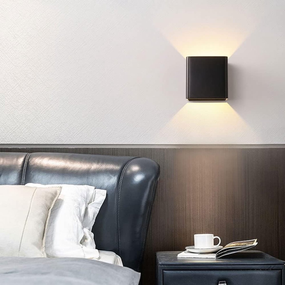 Rechargeable wall light with remote control - 5W - Three colors - Dimmable - Night light - Cordless - Battery-operated wall lamp - Suitable for indoor and outdoor use - Black