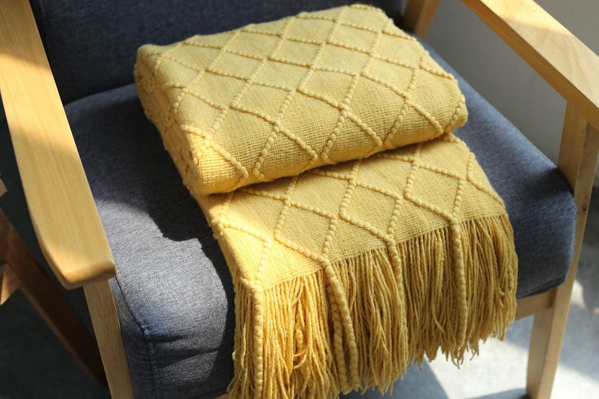 Blanket - Cuddly blanket - Soft blanket - Soft knitted wool blanket - Fringed blanket - Cute blanket - Sofa throw - Sleeping blanket - Khaki - 130 x 180 cm