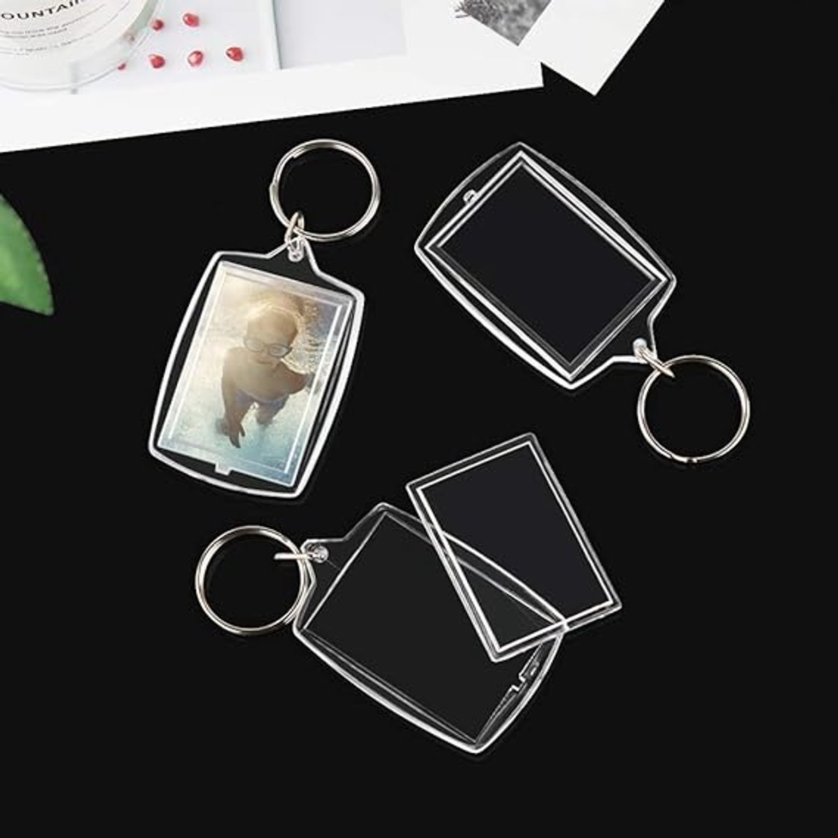 Photo Keychain - 30 Pieces - Empty Photo Frame Keychains - Transparent Clear Acrylic Keychains - Transparent - Small Photo Frames - Holds personalized