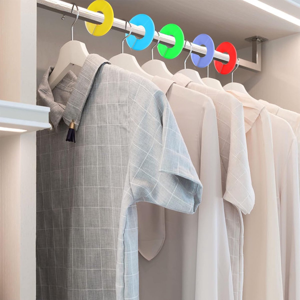 12 pieces - wardrobe dividers for hanging clothes - Clothes rack size dividers - Clothing size dividers - Clothes rack dividers size rings - for clothes racks - for sorting clothing sizes - inner diameter 3.5 cm - 9*9 cm - 6 colors