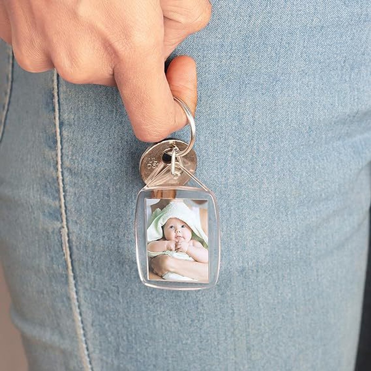 Empty Photo Frame Key Hangers - 37 Pieces - 3.4 x 5.4cm - Transparent Clear Acrylic Key Hangers for Double-Sided Photos - Small Picture Frames for Family