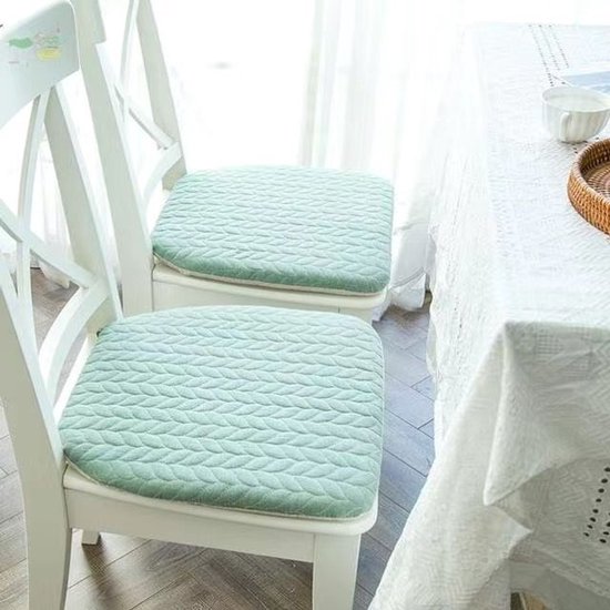 Chair cushions - 2 pieces - Seat cushions - Removable and washable - Cushions with straps - Kitchen chair cushions - 40 x 43 cm - Removable and washable covers - Suitable for garden chairs Chair cushions - 2 pieces - Seat cushions - Removable and washable - Cushions with straps - Kitchen chair cushions - 40 x 43 cm - Removable and washable covers - Suitable for garden chairs