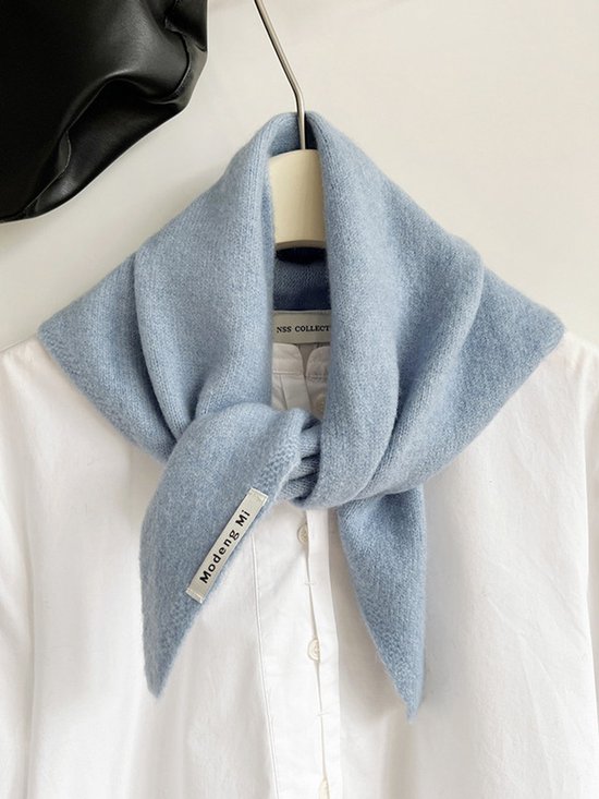 Triangular Knitted Scarf - Soft Acrylic Fabric - As a Scarf Triangular Knitted Scarf - Soft Acrylic Fabric - As a Scarf