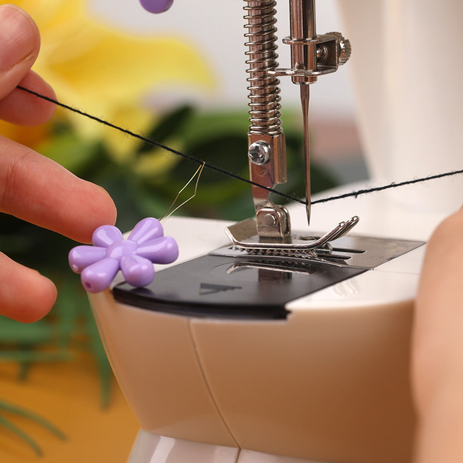 CGZQFEI Embroidery Needle Threader Tool Plastic Flower Head Sewing Machine Needle Threader for Hand Sewing Cross Stitch Craft Knitting Quilting (Mix Colors) One Size Mix Colors