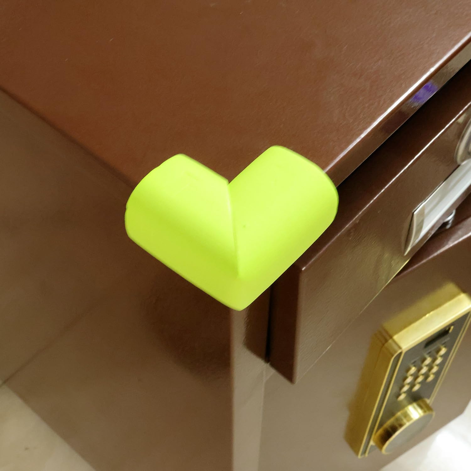 Corner protectors - Table corners - Furniture bumpers - Table protector - Protective corners - Furniture protectors - Bumper pads - Wall protector - Door stopper - Foam rubber bumper strips - Self-adhesive table edge - Universal corners - Green - 12 piece