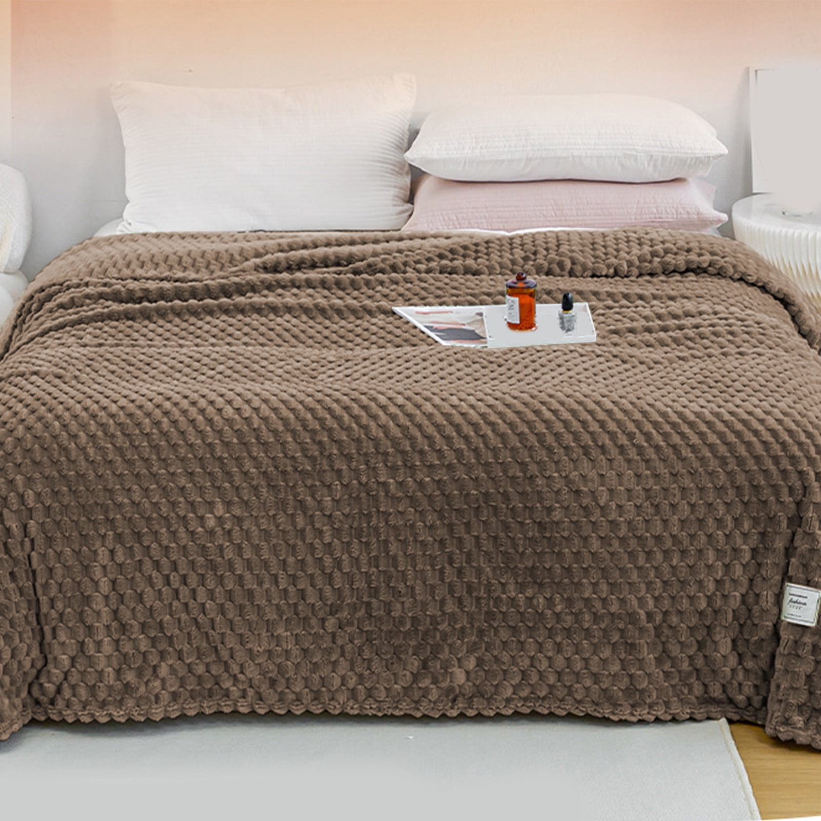 Kdkad Cooling Blanket, Summer Ice Soft Double Sensation Ice Cool Summer Cool Blanket, Cooling Blankets Absorbs Body Heat to Keep Cool on Warm Night, Ultra-Cool Lightweight Blanket 39.4×47.2 in Purple