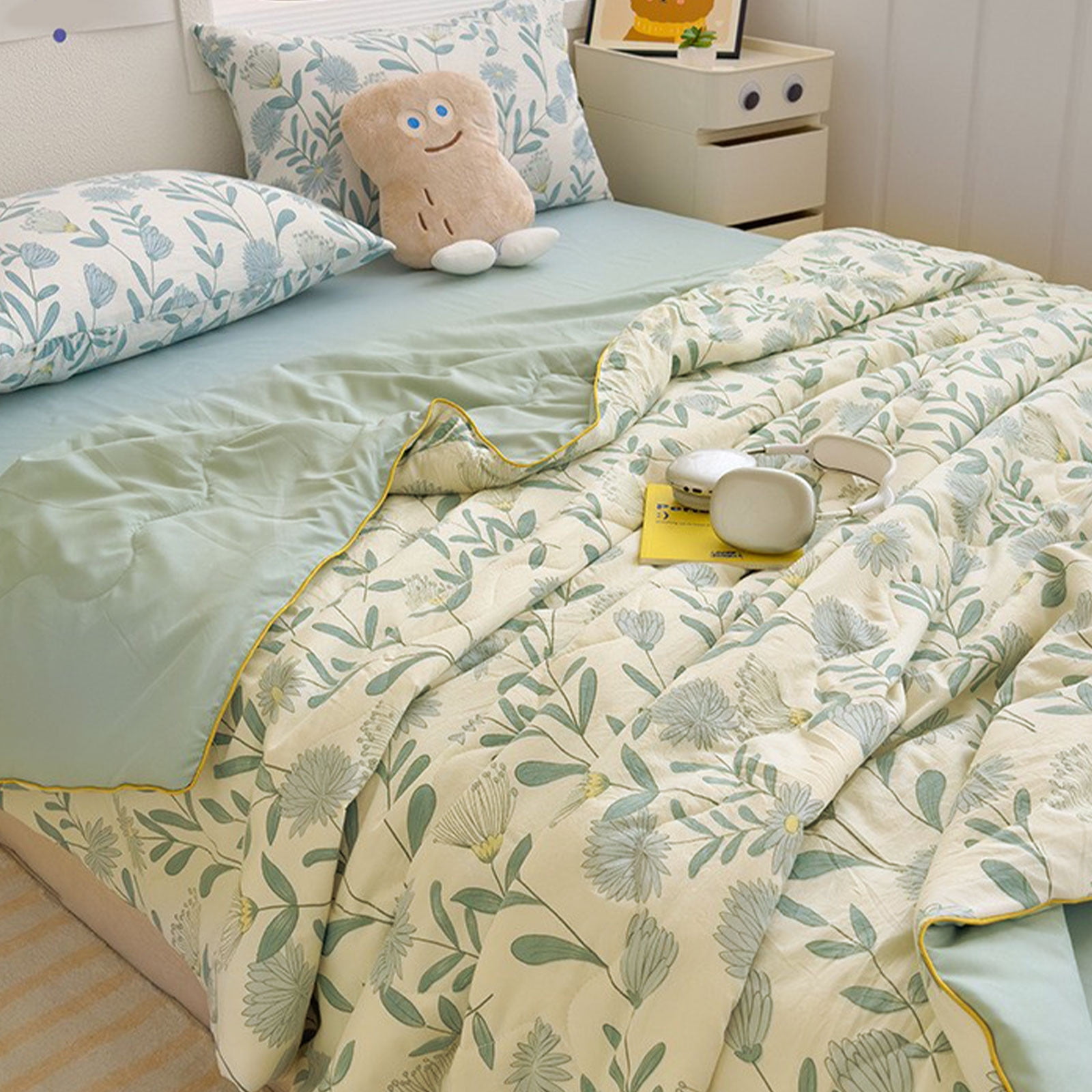 AYktou Reversible Patchwork Quilts Queen Size