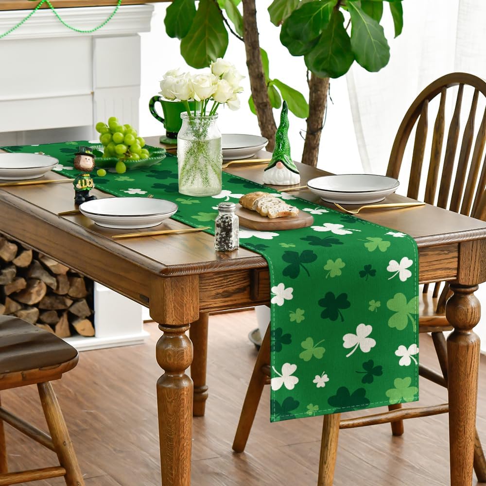 Green Shamrock St. Patrick%27s Day Table Runner