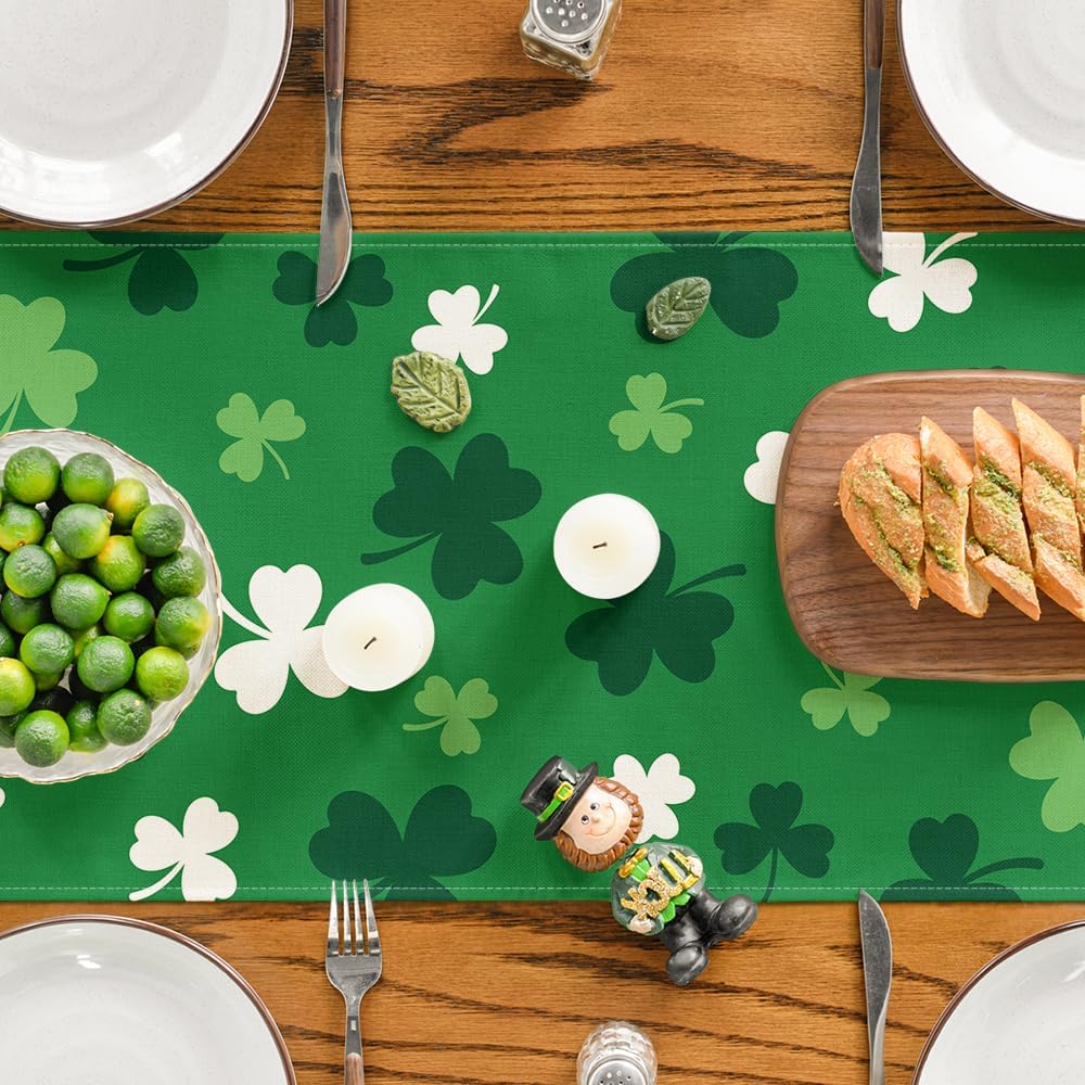 Green Shamrock St. Patrick%27s Day Table Runner