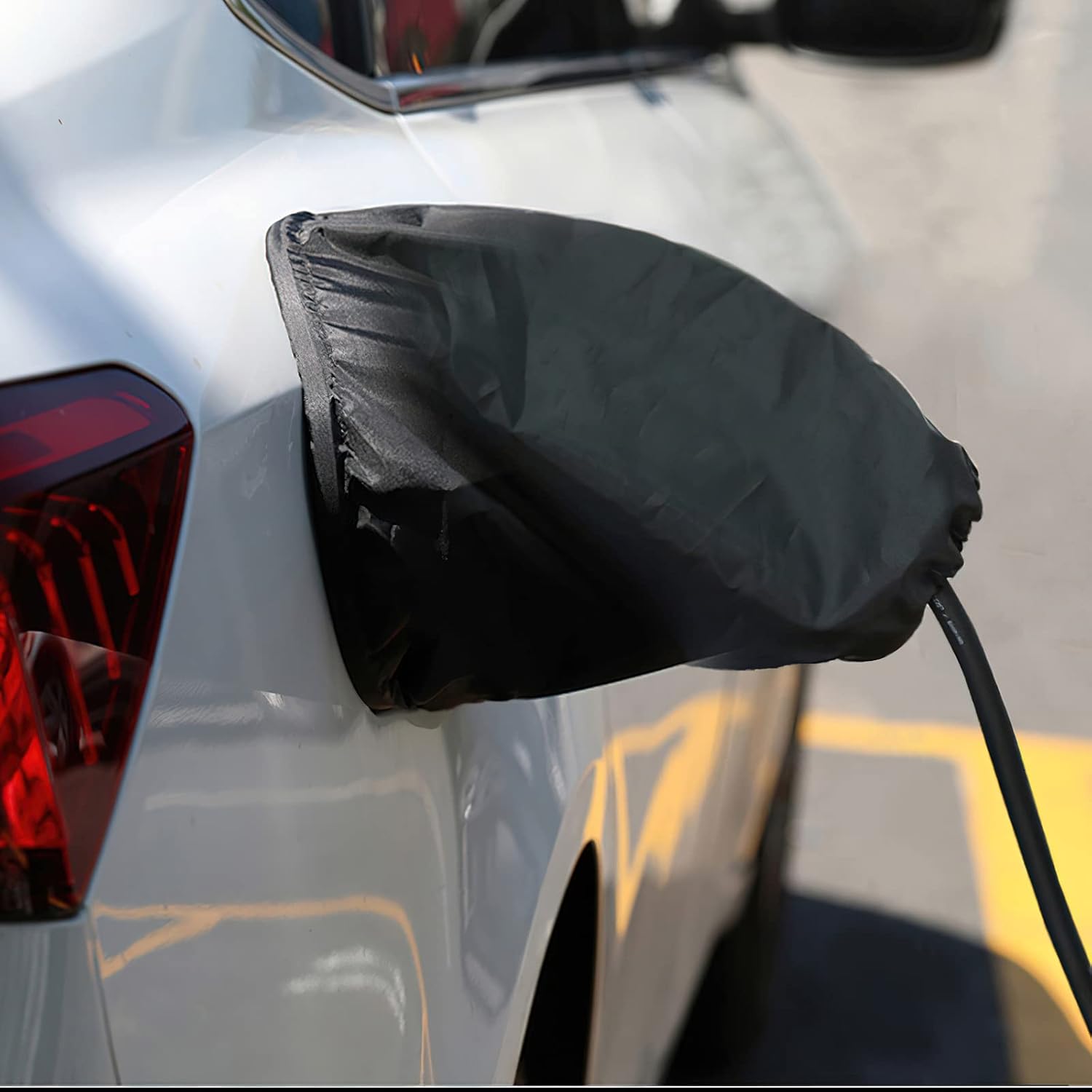 Magnetic EV Charging Port Protector - Waterproof Cover for Electric Cars - Weatherproof against Rain & Snow - Black