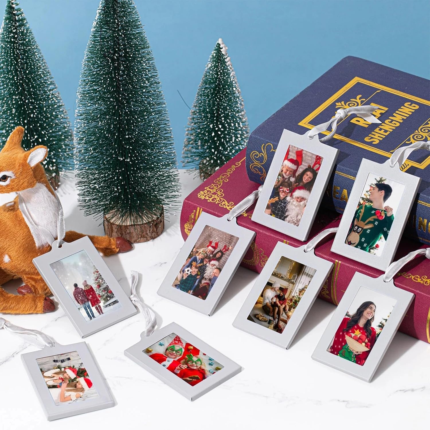 50 Pcs Metal Christmas Photo Frame Ornaments Bulk 2 x 3 Inch Heavy Duty Reusable Small Frame Decorations for Xmas Tree Home Indoor Outdoor Decor Gifts (Vertical