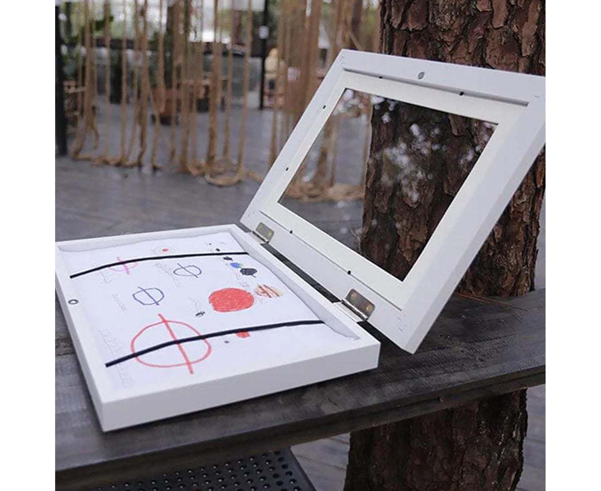 Flip Photo Frame Front Opening Picture Display Artwork Easy to Use Versatile Design Picture Display Stands - White