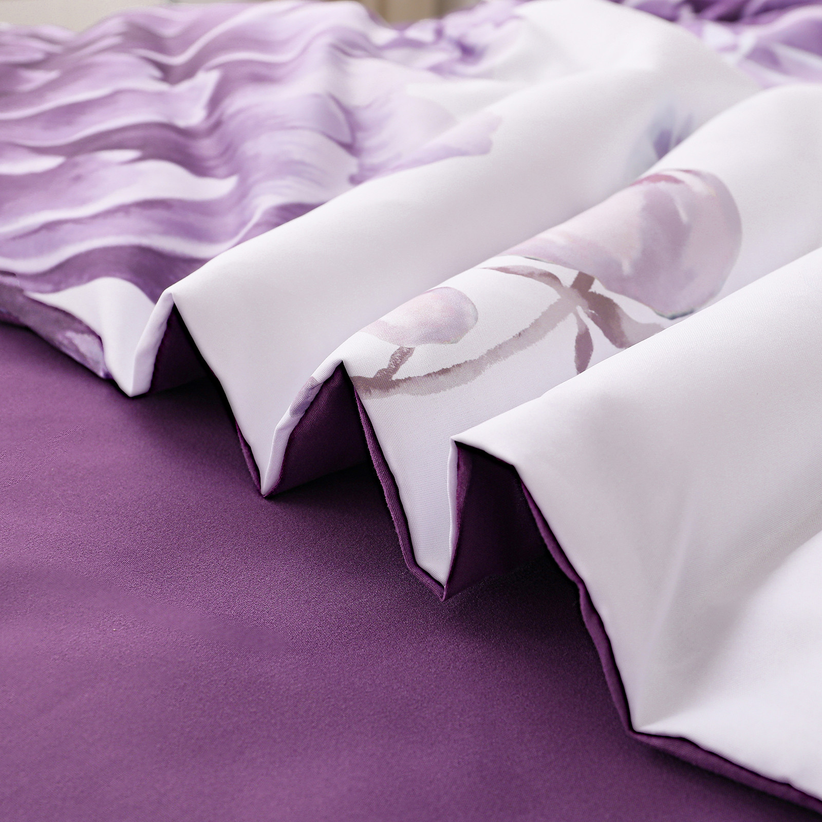 Elegant Floral Comforter Set
