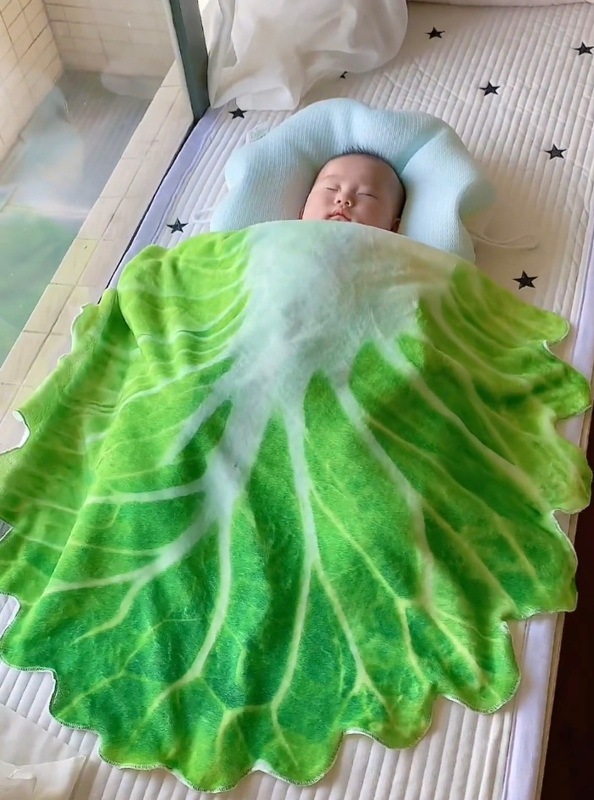 Cute Cabbage-Shaped Fleece Blanket – Fun and Cozy Throw for Naps