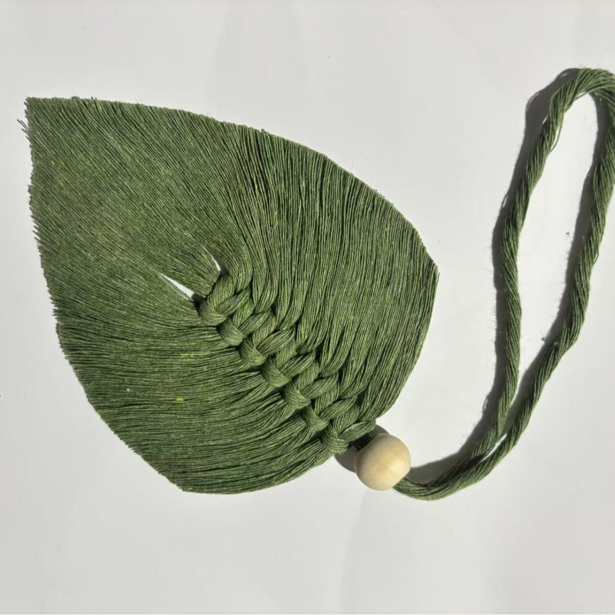 4 PCS Macrame Leaf Wall Hanging Set Handmade Cotton Boho Feather Ornaments Green & Beige for Nursery Home Decor