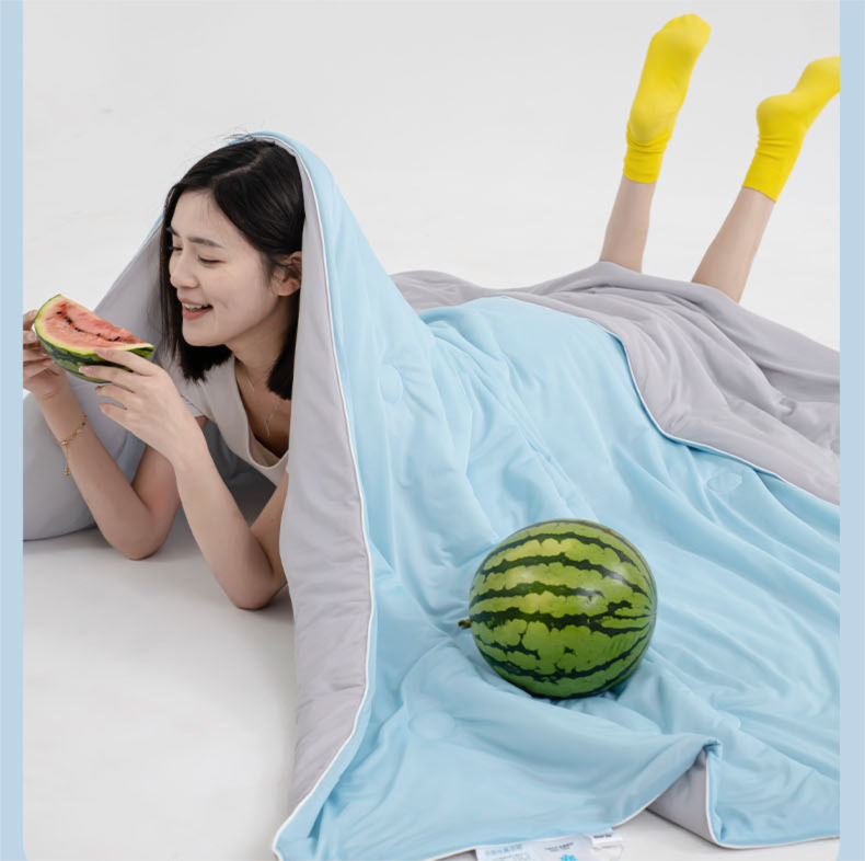 Yellow and gray color combination Cooling Summer Quilt with Ice Silk Fabric Lightweight Breathable Air Conditioner Blanket 150x200cm Soft Washable Comforter for Home Sleep Comfort