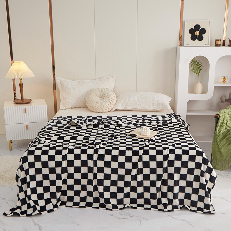 Black and white check Double-Sided Fleece Blanket – 150×200cm Machine Washable