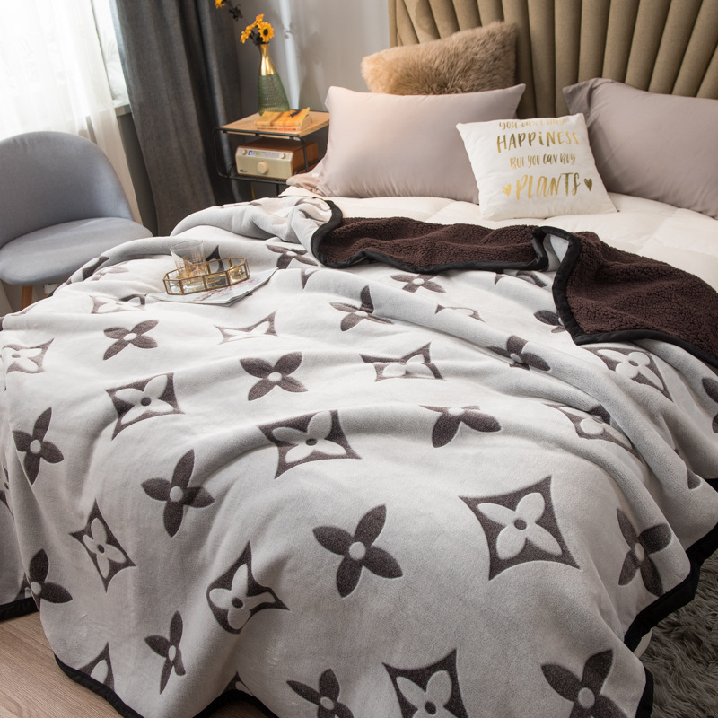Yellow Lucky Four-Leaf Clover 180x200CM Premium Double-Sided Print Flannel Blanket - Soft All-Season Air Conditioning Throw for Office Nap & Travel