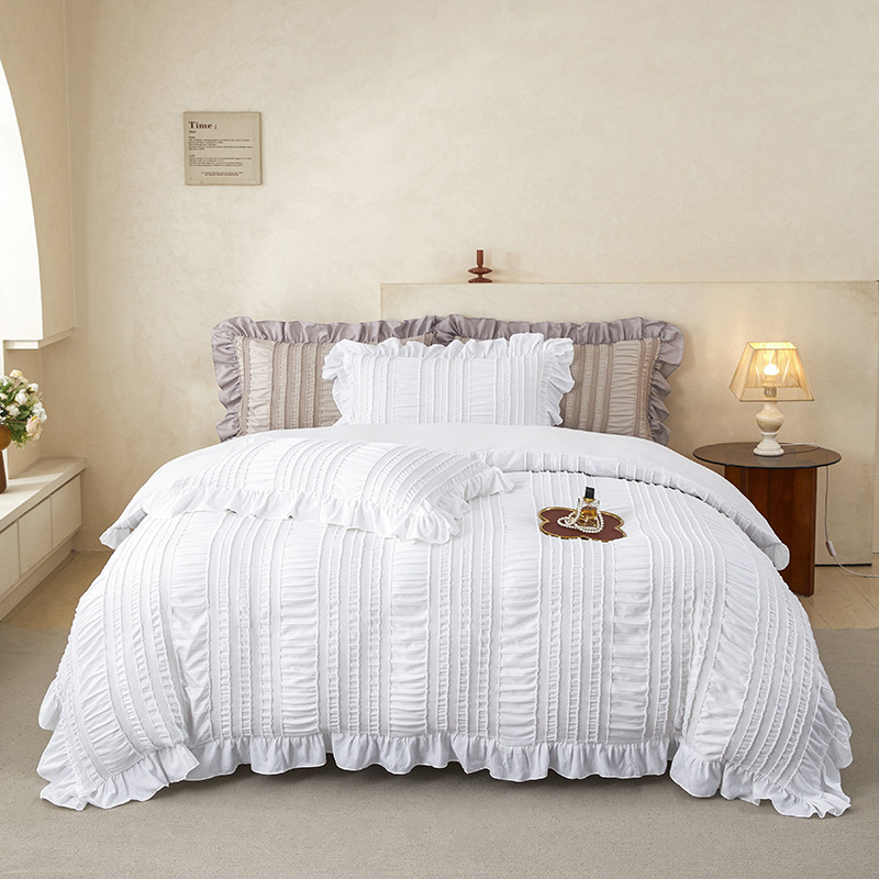 White Elegant Ruffle Seersucker Duvet Cover with 2PCS Pillow Shams - 3-Piece Vertical Stripe Clipped Floral Textured Bedding (Full Size 200 x 229 CM) White Elegant Ruffle Seersucker Duvet Cover with 2PCS Pillow Shams - 3-Piece Vertical Stripe Clipped Floral Textured Bedding (Full Size 200 x 229 CM)