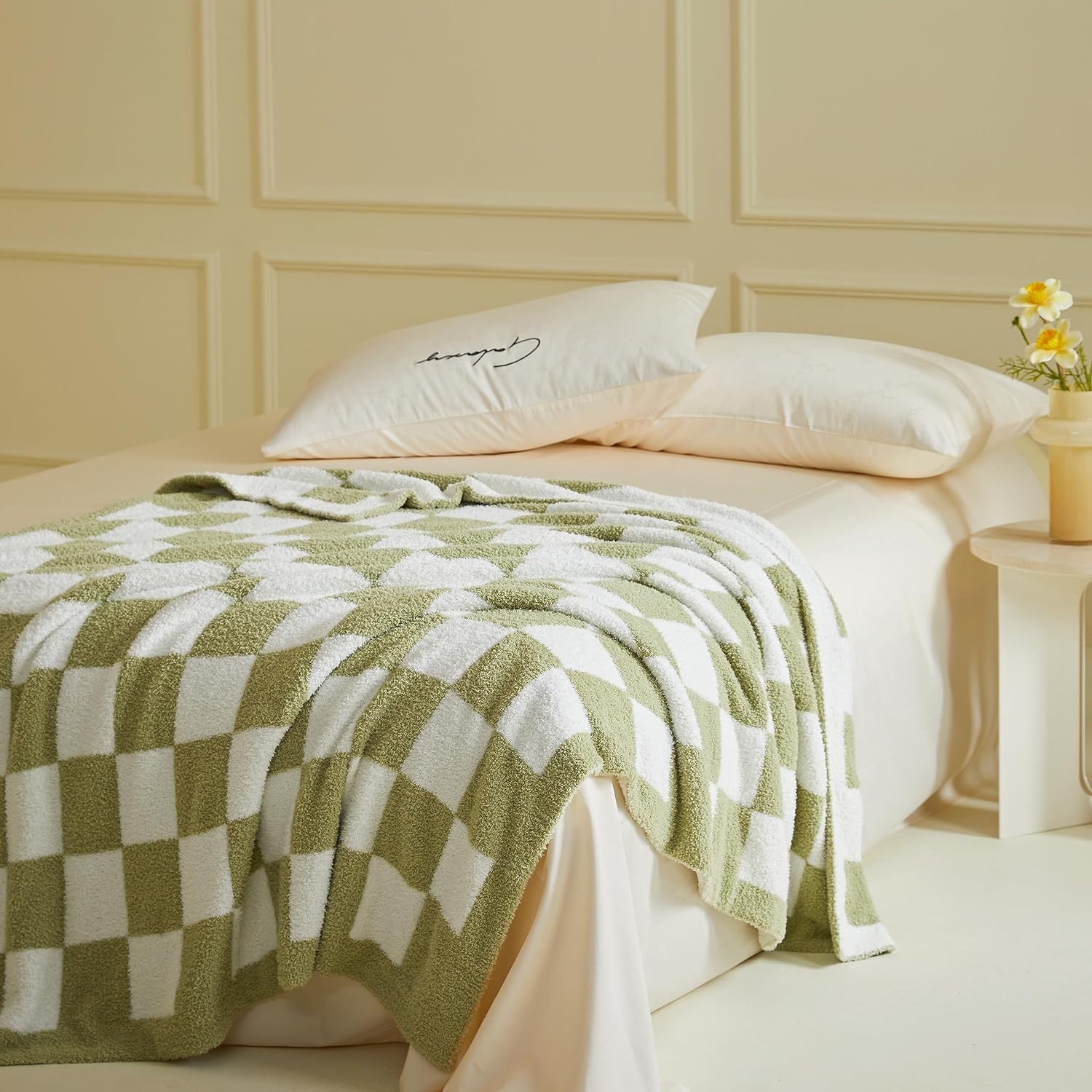 Black and White Premium Knitted Checkerboard Throw Blanket(130 x 150 CM) - Soft Half-Velvet Fleece Nap Blanket