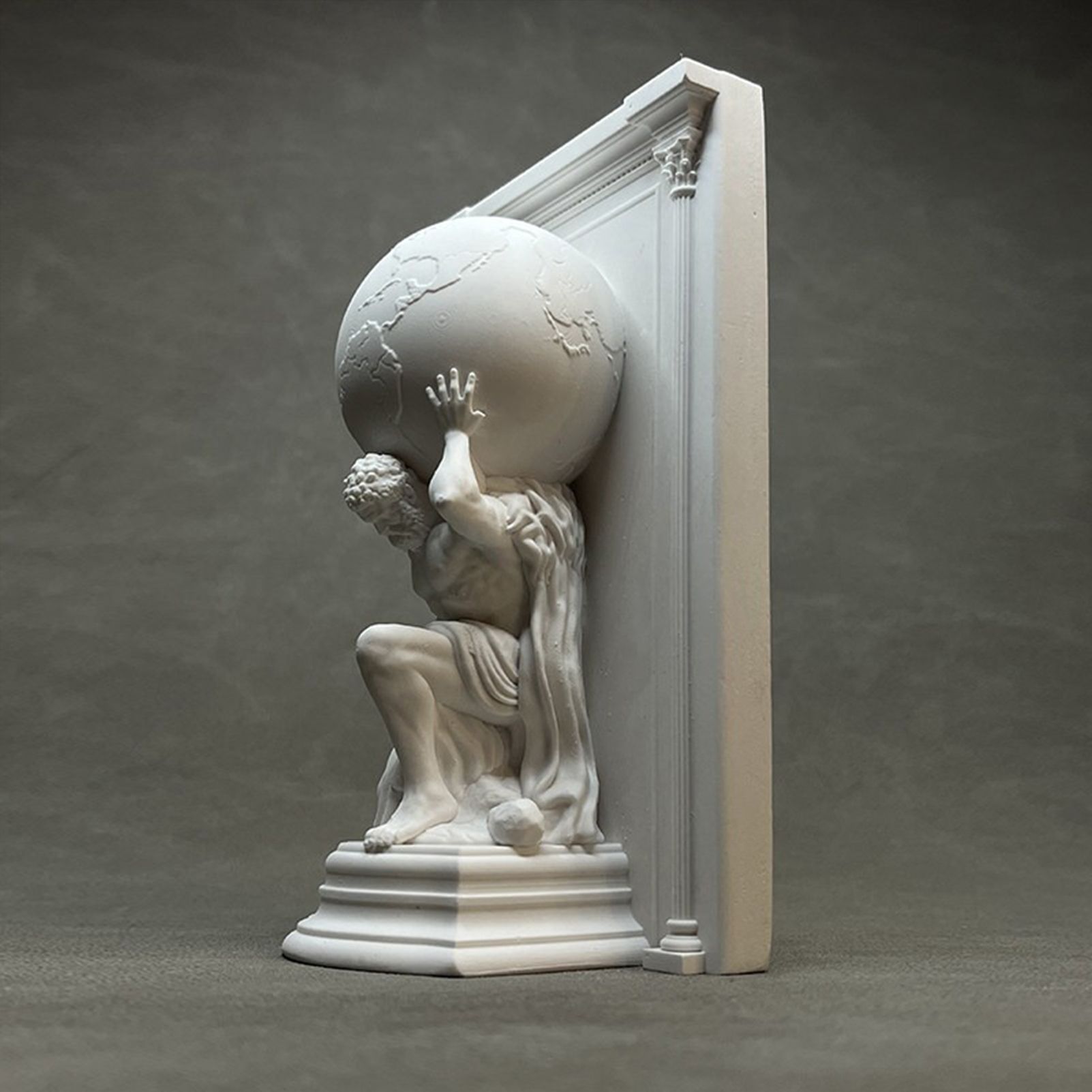 Vintage Atlas Holding the Earth Plaster Bookend - European Classical Art Desktop Ornament