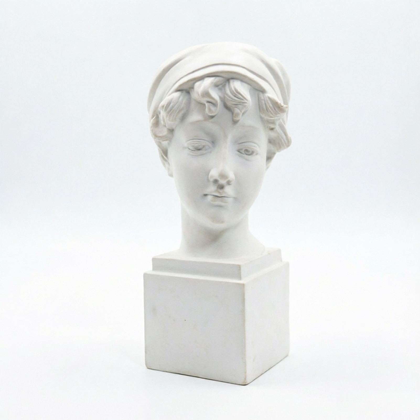 Elegant Girl with a Headscarf Resin Bust Sculpture Flower Vase - Classic European Style Figurine for Home Decor Elegant Girl with a Headscarf Resin Bust Sculpture Flower Vase - Classic European Style Figurine for Home Decor