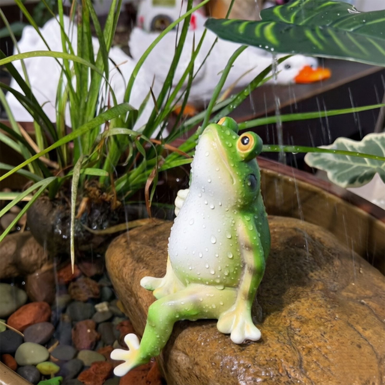 Creative Umbrella Frog Resin Figurine - Outdoor Patio Garden Balcony Decor