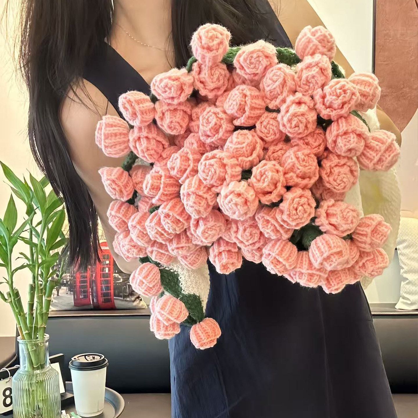 52 Pink Flowers Beige Blanket Diameter Approximately 110CM 52 Pink Flowers Beige Blanket Diameter Approximately 110CM