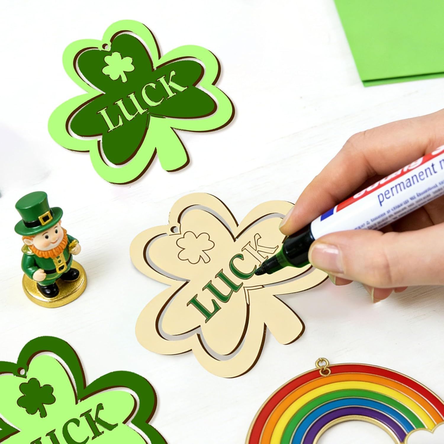 20Pcs Wooden Shamrock Ornaments to Paint