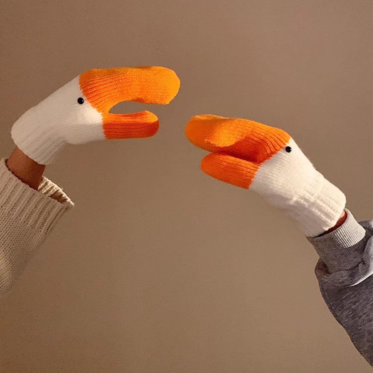 Women%27s Winter Warm Fleece Knitted Mittens wuth Funny Goose Design