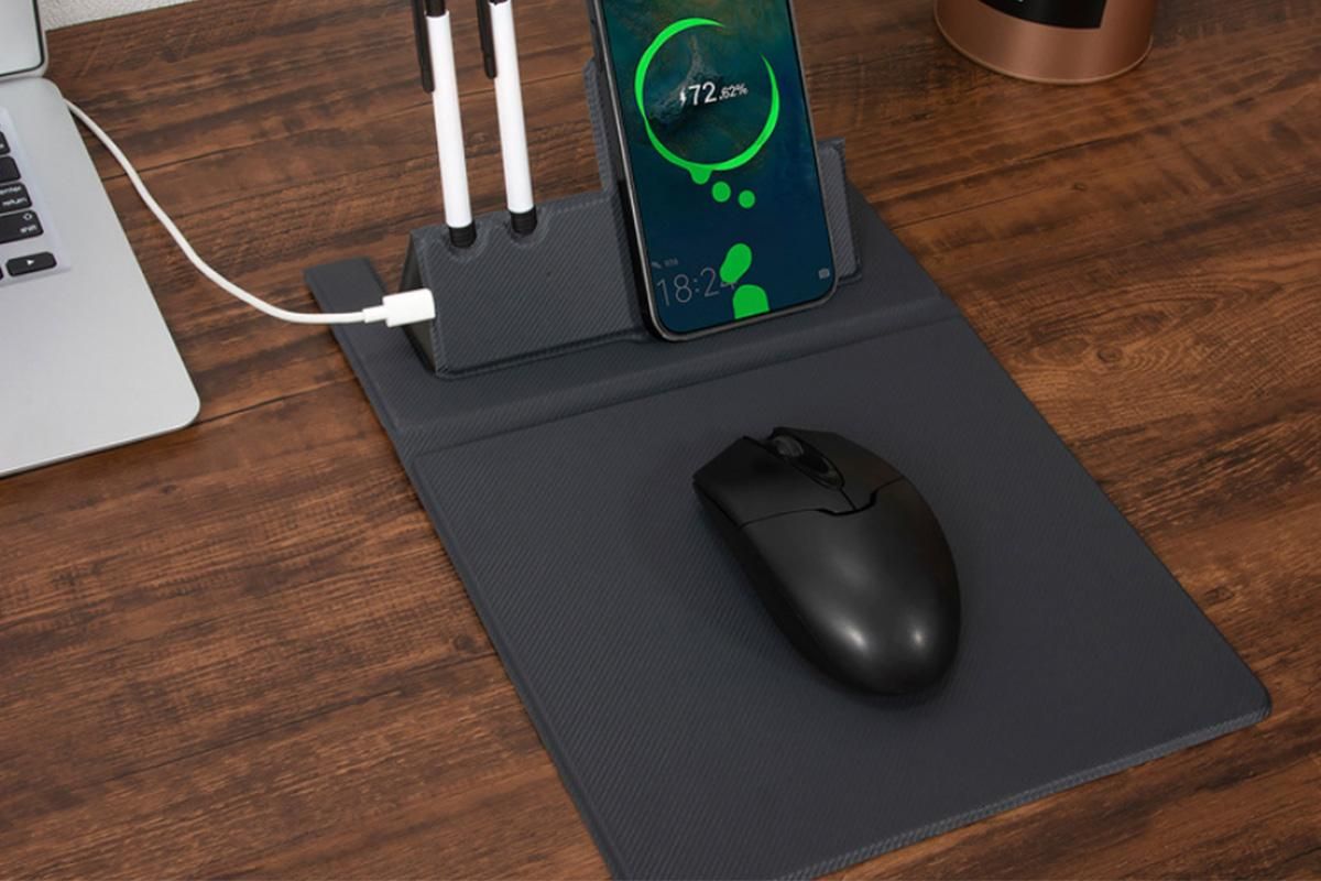 15W Fast Charging Wireless Mouse Pad with Foldable Design